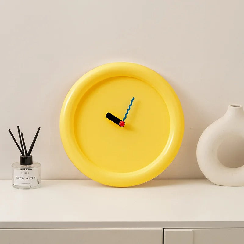 Round colourful modern wall clock | Blub
