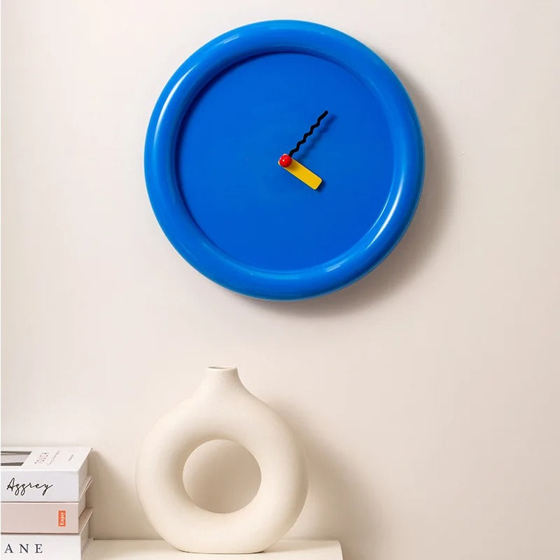 Round colourful modern wall clock | Blub