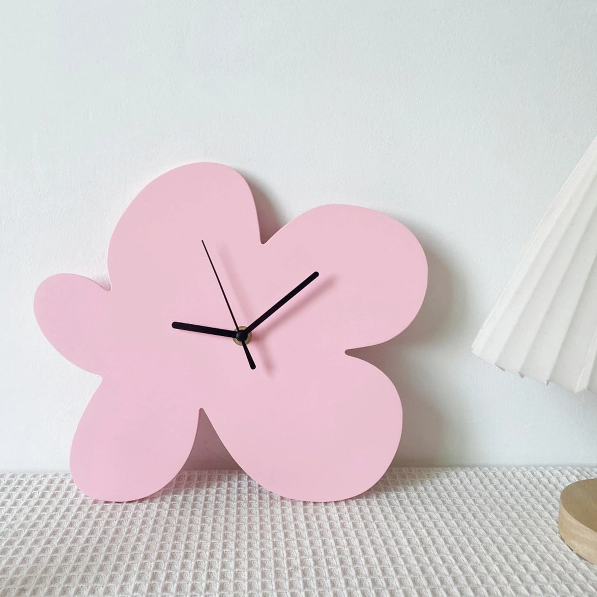 Blue organic-shape wall clock | Bloba